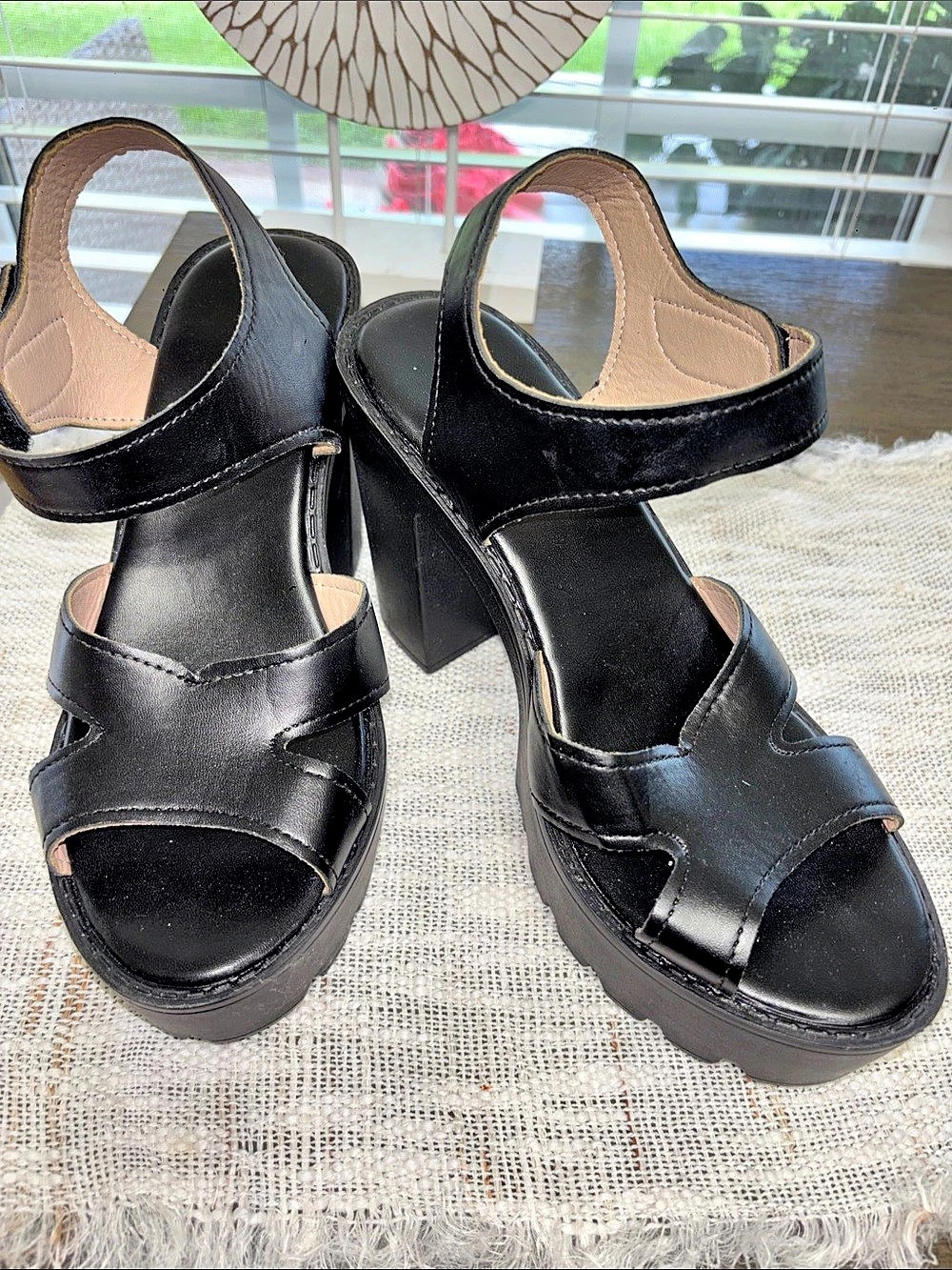 Black Platform Sandals Like New